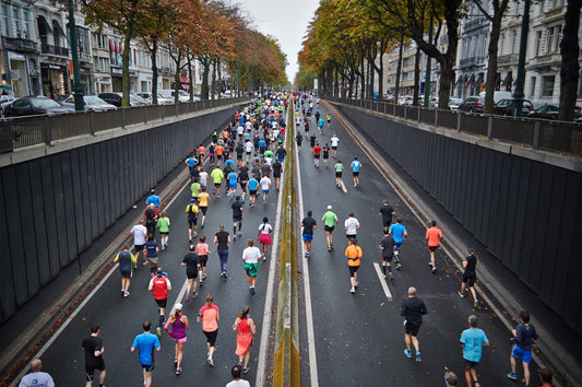 People running the 8k/10k in the Bridge to Brews race